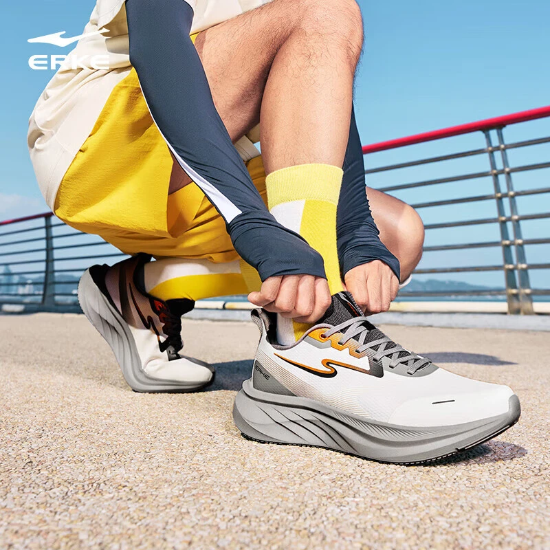 凌跃3鸿星尔克秋冬新款运动男鞋百搭回弹运动鞋透气情侣轻便跑鞋