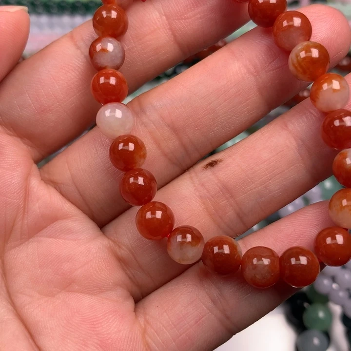 戏***子颈饰未镶嵌翡翠翡翠