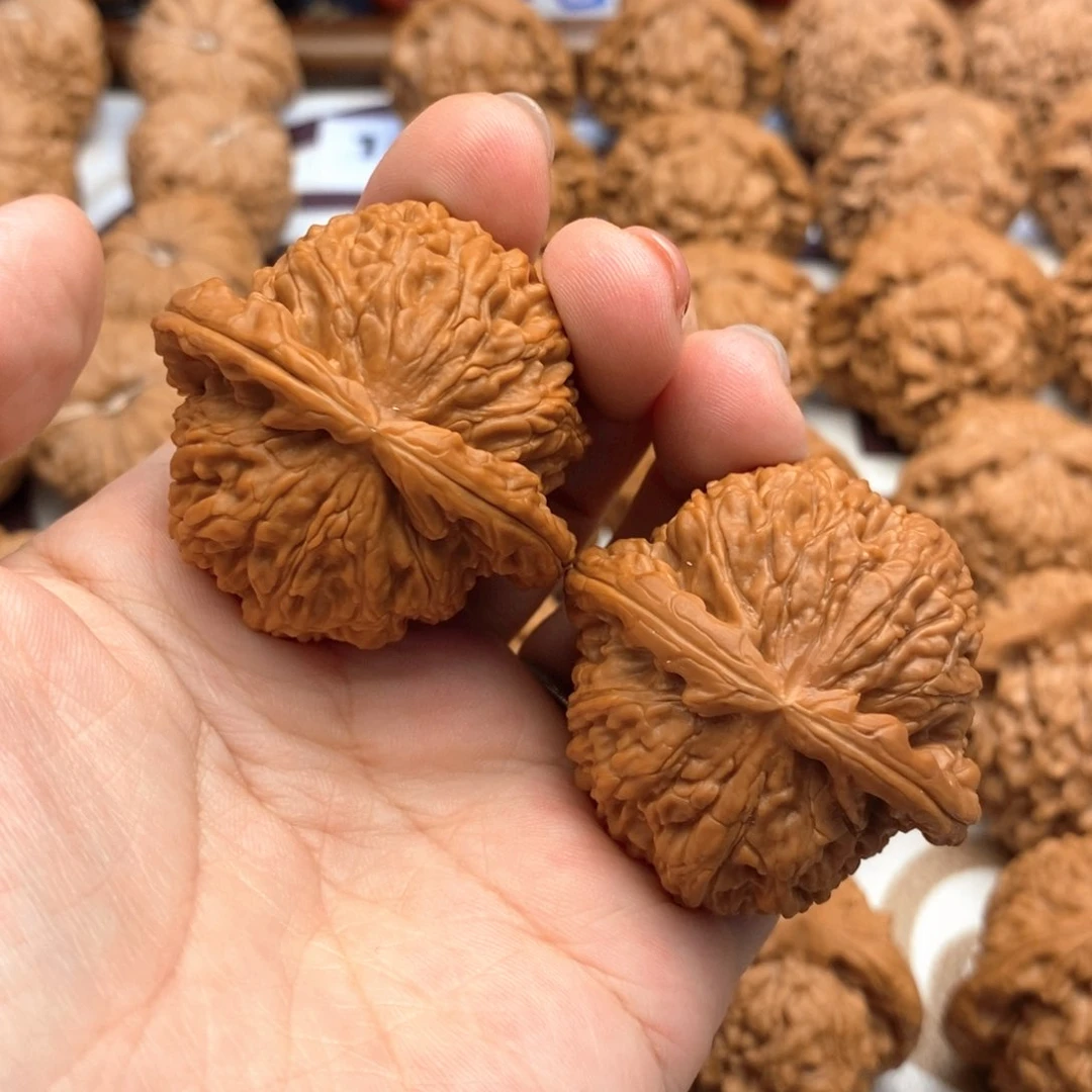 【闪购商品】文玩核桃把件44尺闷白