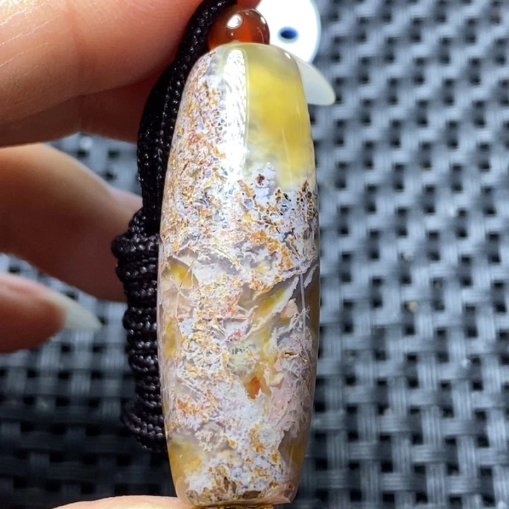 未镶嵌颈饰玛瑙/玉髓与**邻