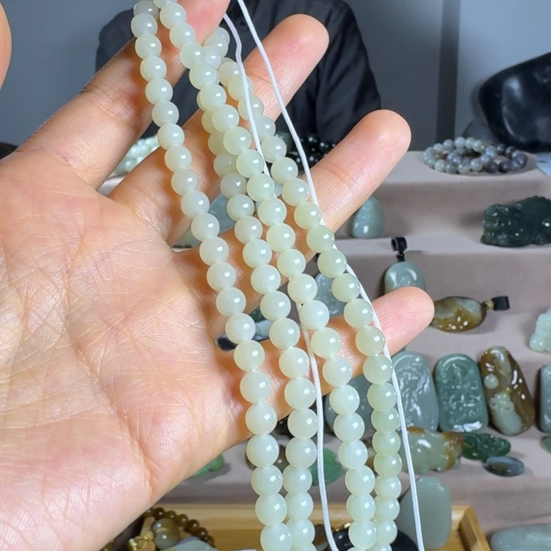 和田玉（糖玉）颈饰未镶嵌