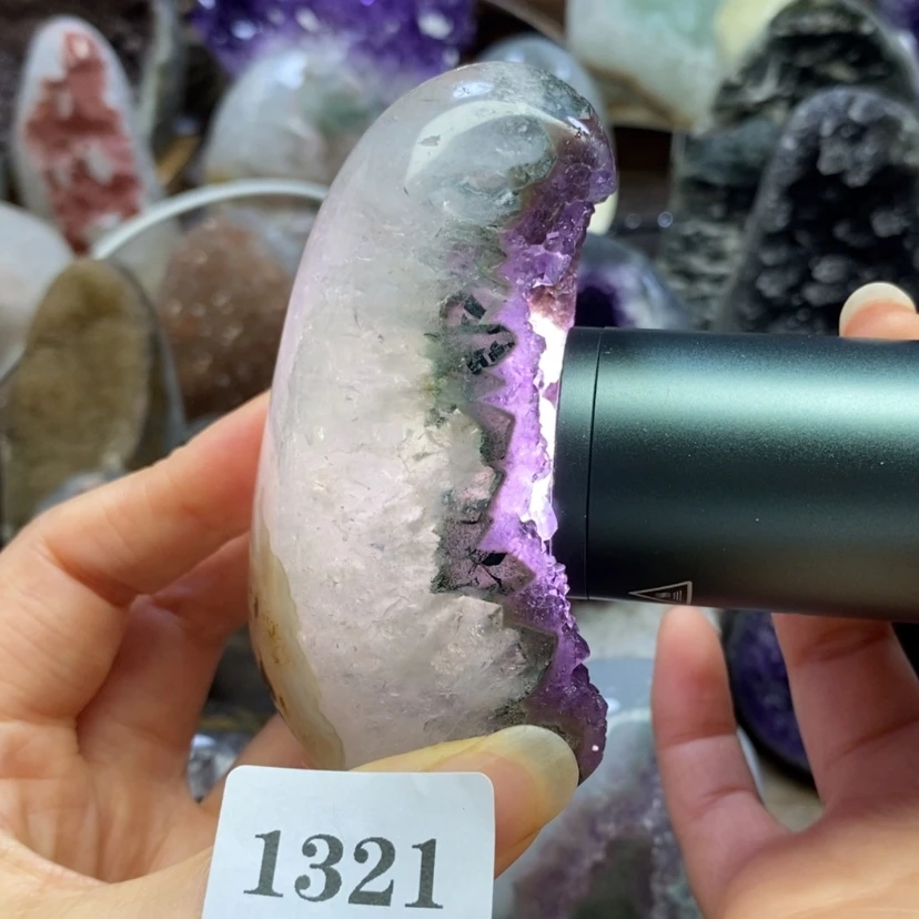 【闪购商品】未镶嵌大型摆件(非配饰)紫晶