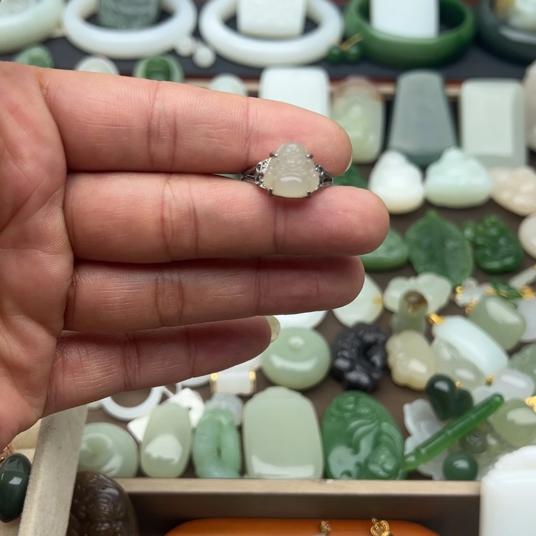 和田玉未镶嵌戒指