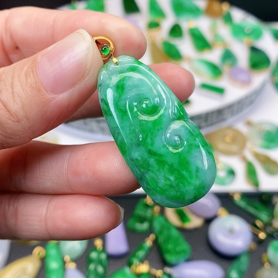 翡翠吊坠(不含链)18K金镶嵌