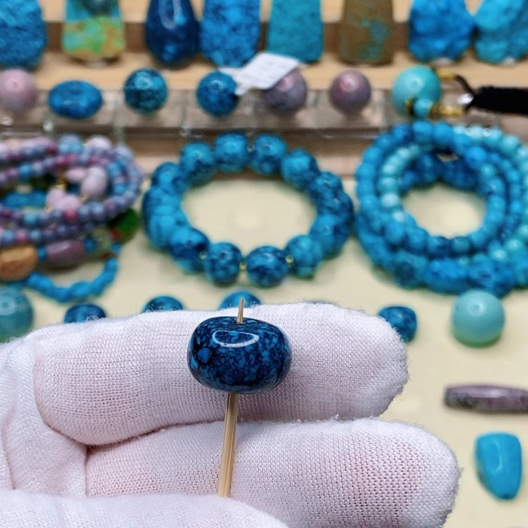 绿松石未镶嵌珠宝奇石