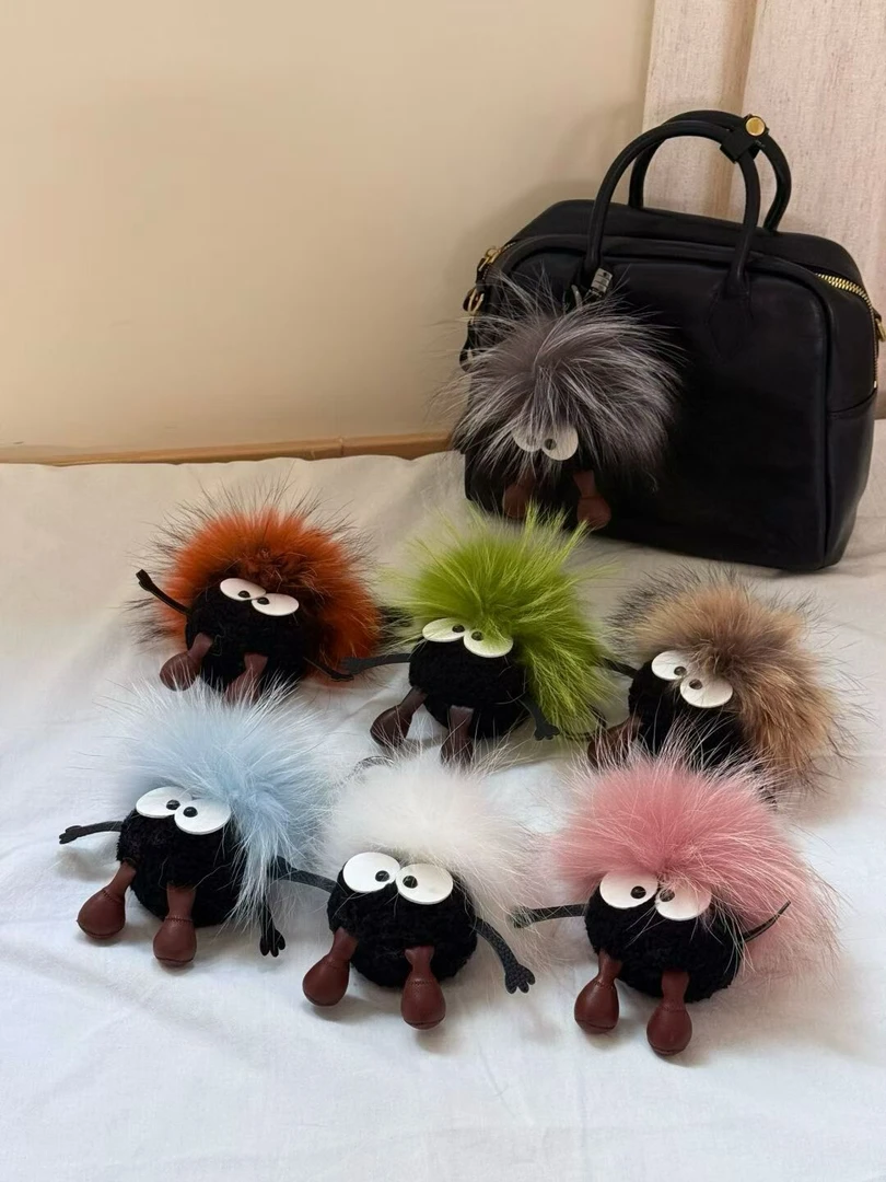 3美丽姐的狐狸毛搞怪大煤球钥匙扣包包挂件