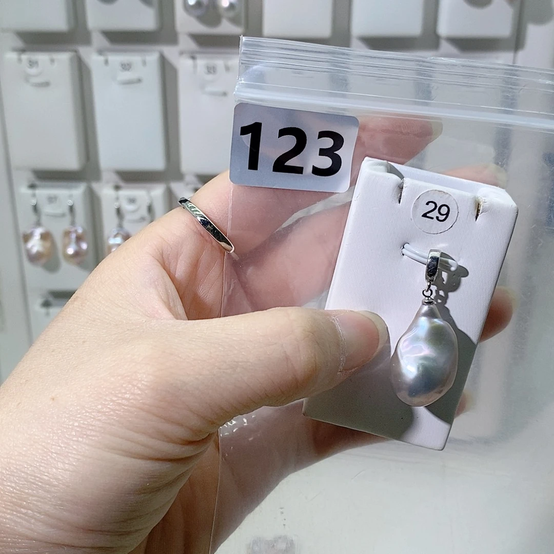 淡水珍珠合金颈饰