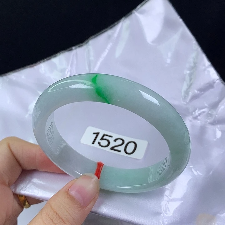 翡翠未镶嵌手镯58圈