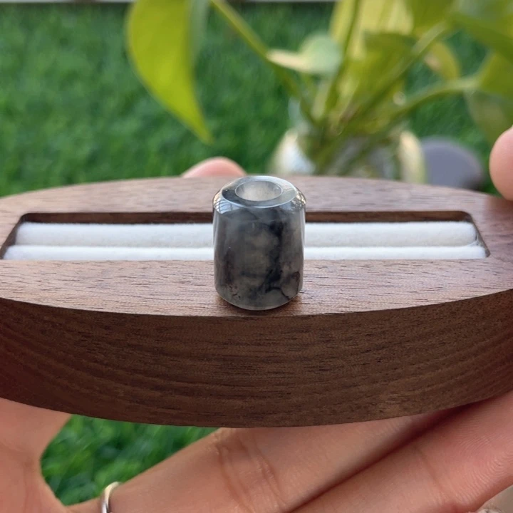 散珠翡翠乌鸡水墨画意境桶珠卡14.3-11.5mm