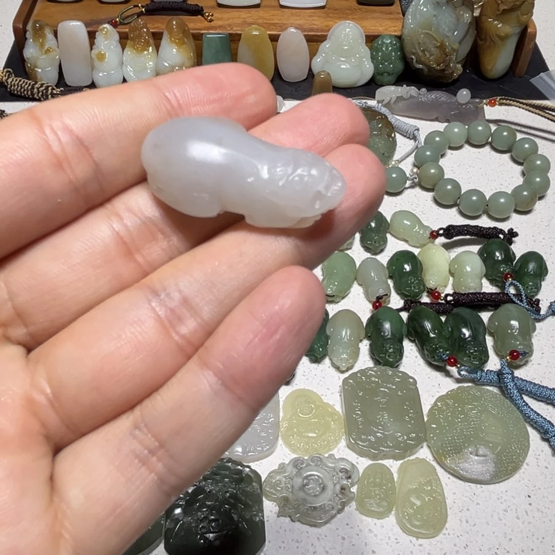 和田玉未镶嵌颈饰