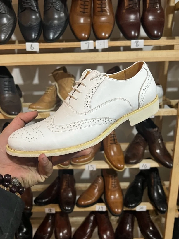 12号雕花尖头白色鞋子固特异皮鞋平跟商务时尚圆头英伦风休闲皮鞋