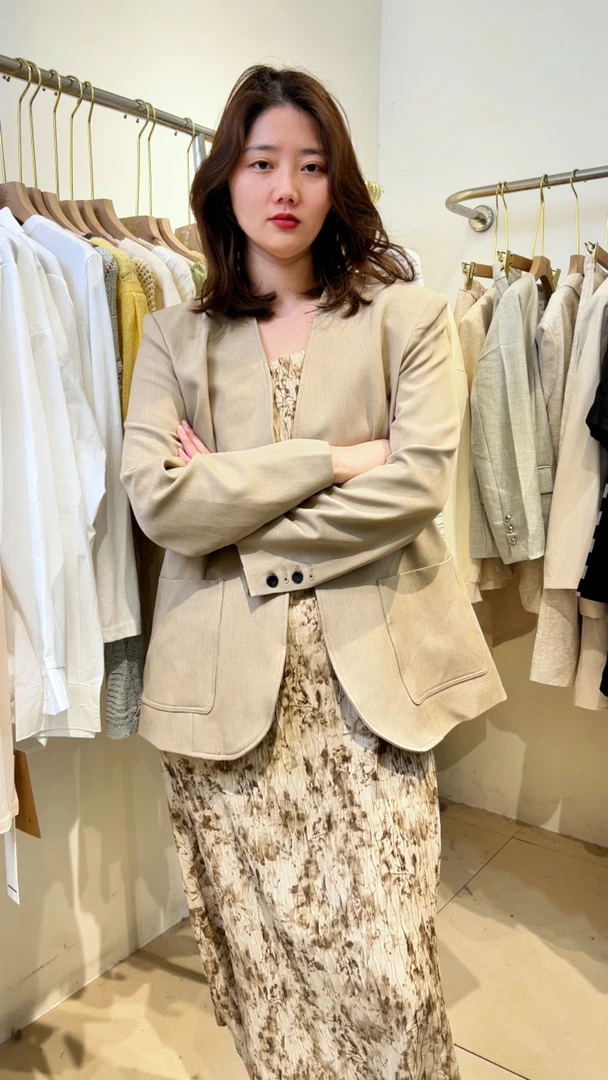 2025轻奢高品女装（气质连衣裙+西服套装）no退no换，喊号再拍哦