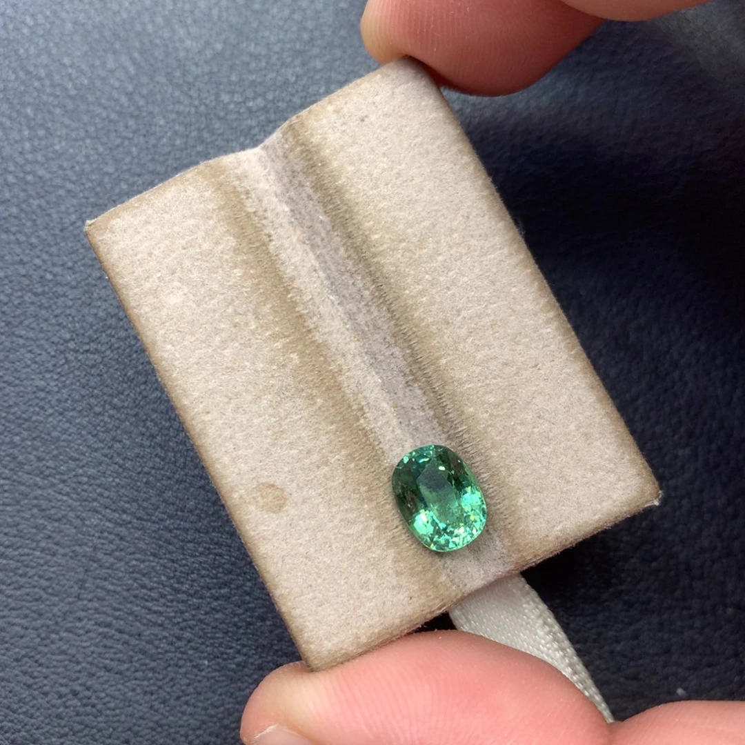 裸石未镶嵌绿色碧玺2.04ct