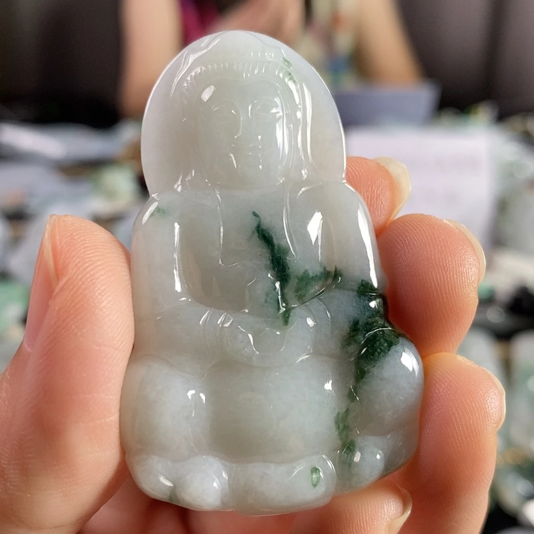 翡翠未镶嵌颈饰观音