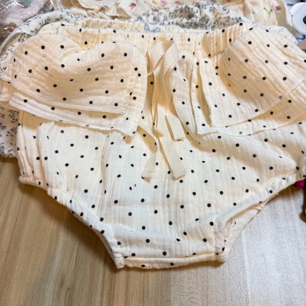 新款棉纱花苞裤短裤宝宝