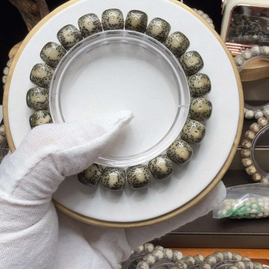 手串星月菩提绿背黄金瞳