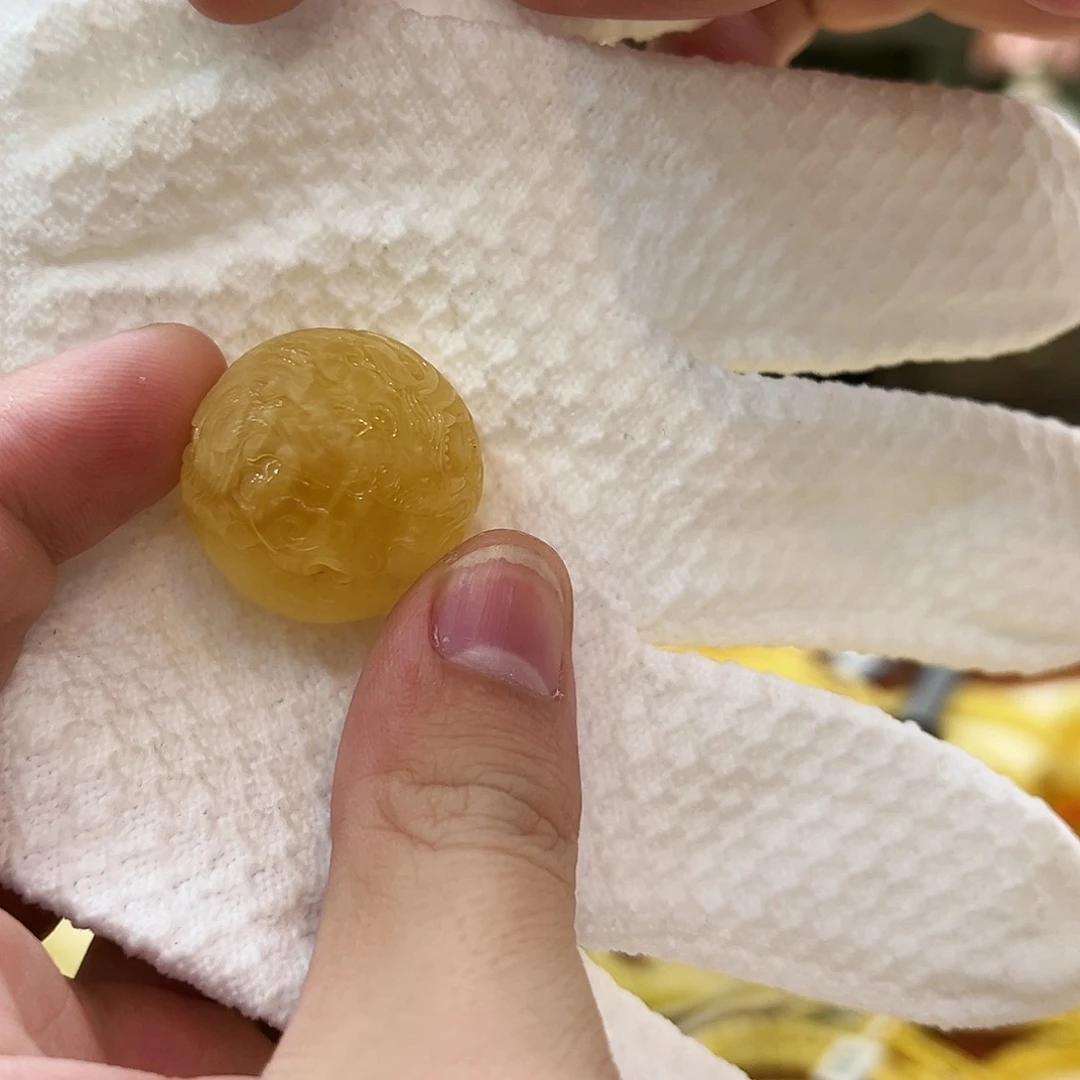 蜜蜡未镶嵌珠宝奇石