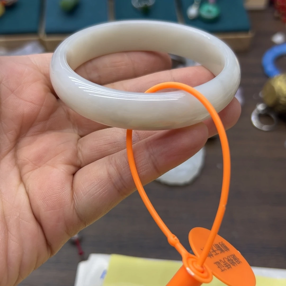 和田玉未镶嵌手镯59.3圈围1389