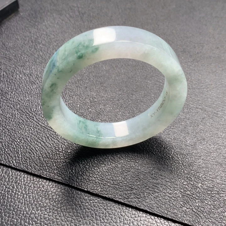 定制翡翠未镶嵌手镯