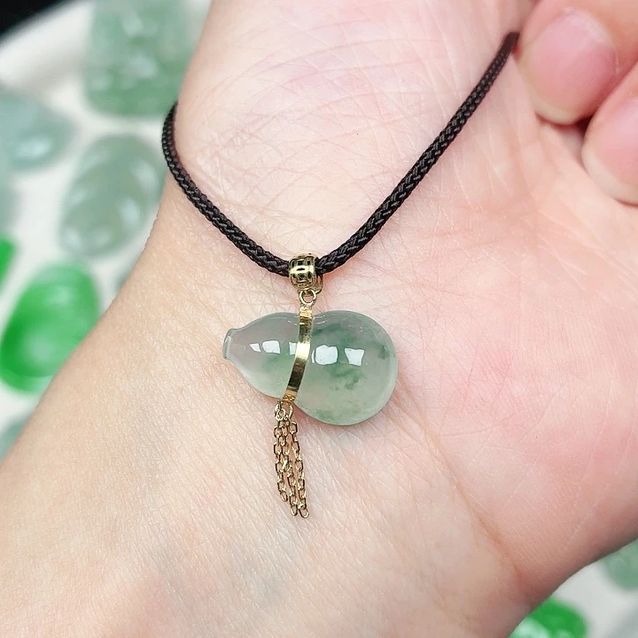 翡翠18K金镶嵌颈饰缅甸天然A货翡翠