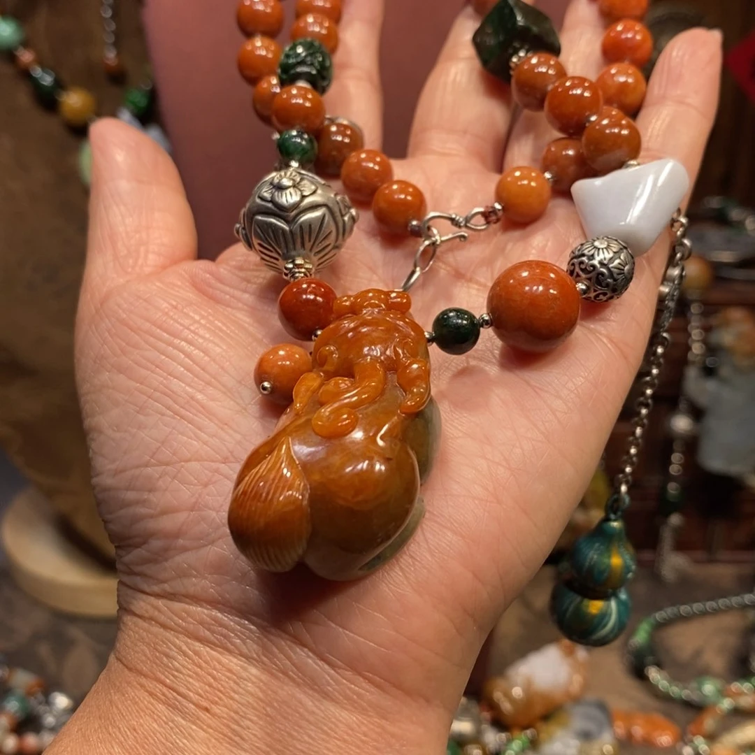 翡翠吊坠(赠链)未镶嵌