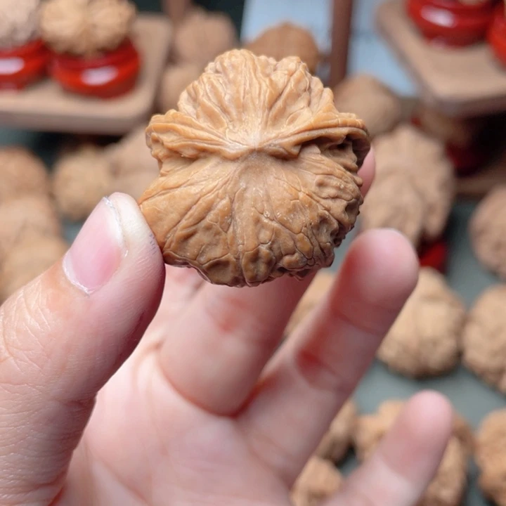 三***钱文玩核桃吊坠蛇头