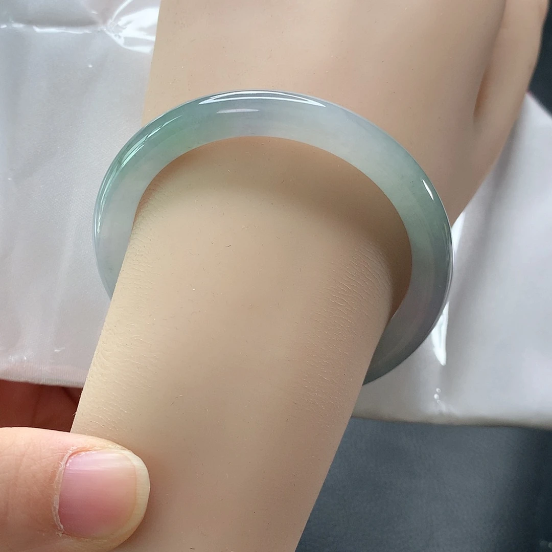 翡翠手镯未镶嵌①③⑨