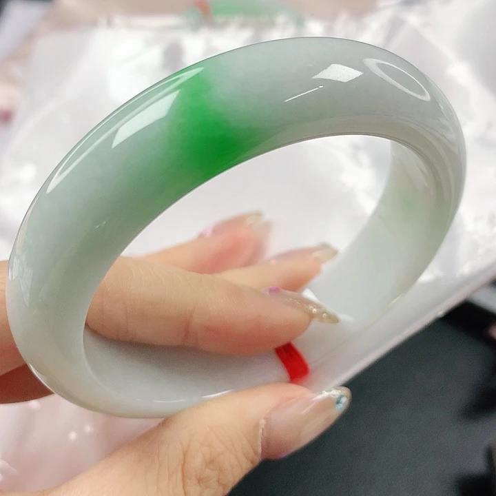 未镶嵌手镯翡翠，320