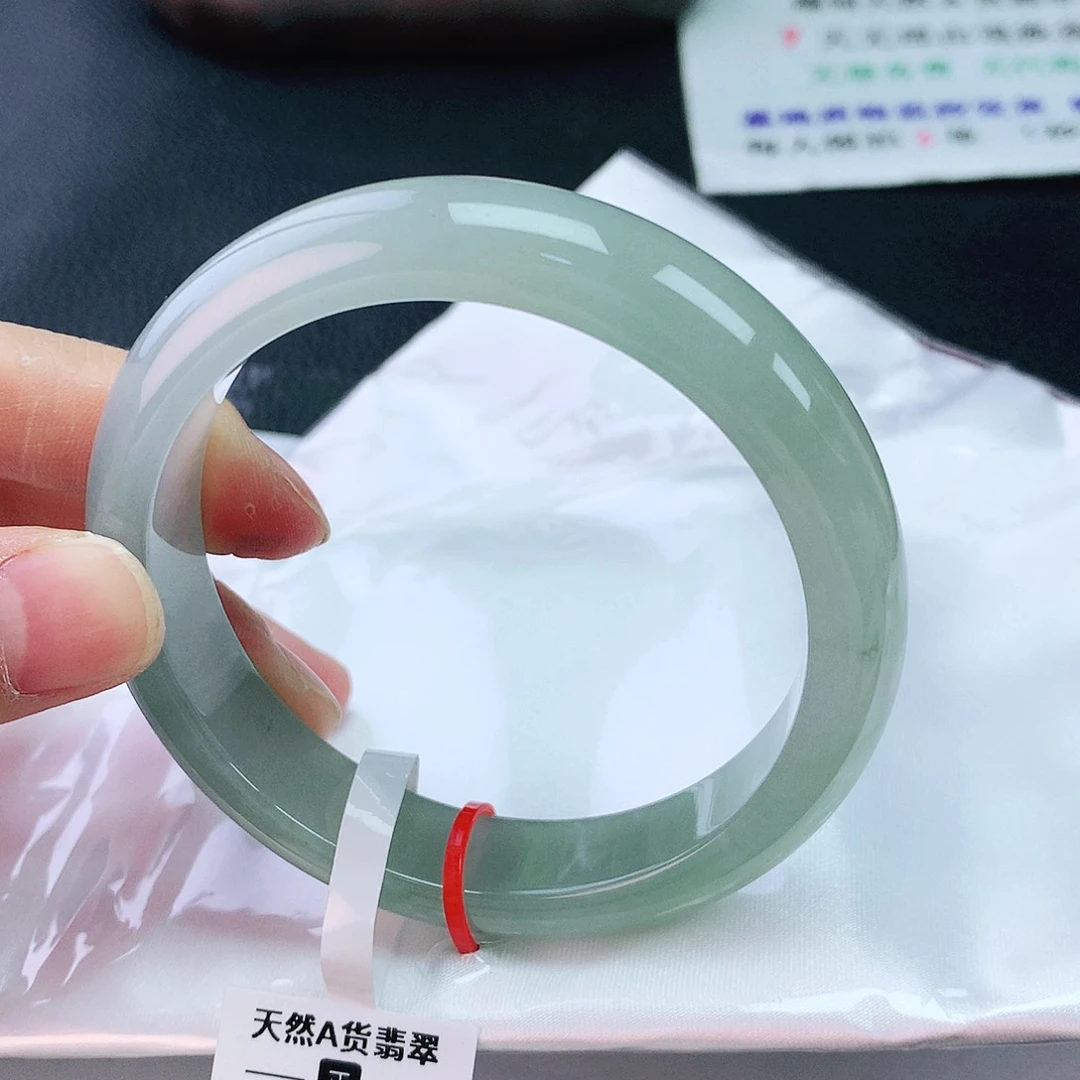 翡翠手镯未镶嵌58圈