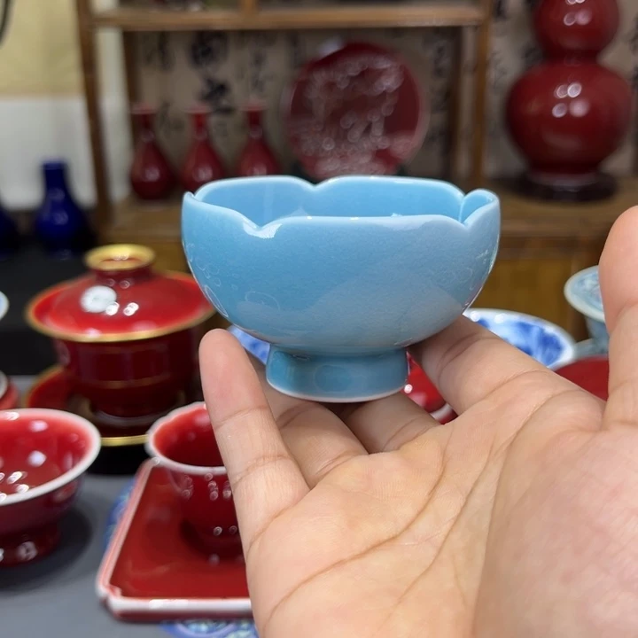 景德镇陶瓷浅行花朵杯