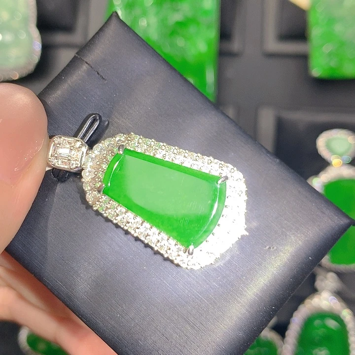 颈饰未镶嵌翡翠元气