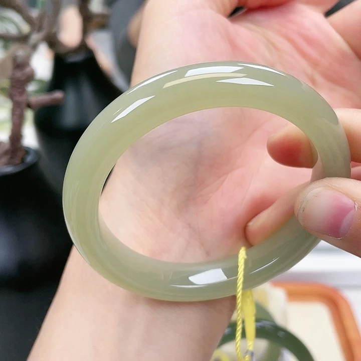 和田玉手镯5556未镶嵌