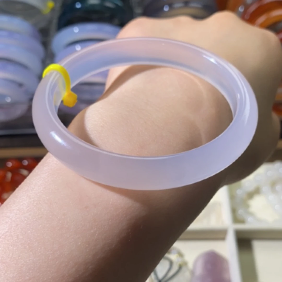 国风白月光玉髓手镯 圈口联系客服520礼物