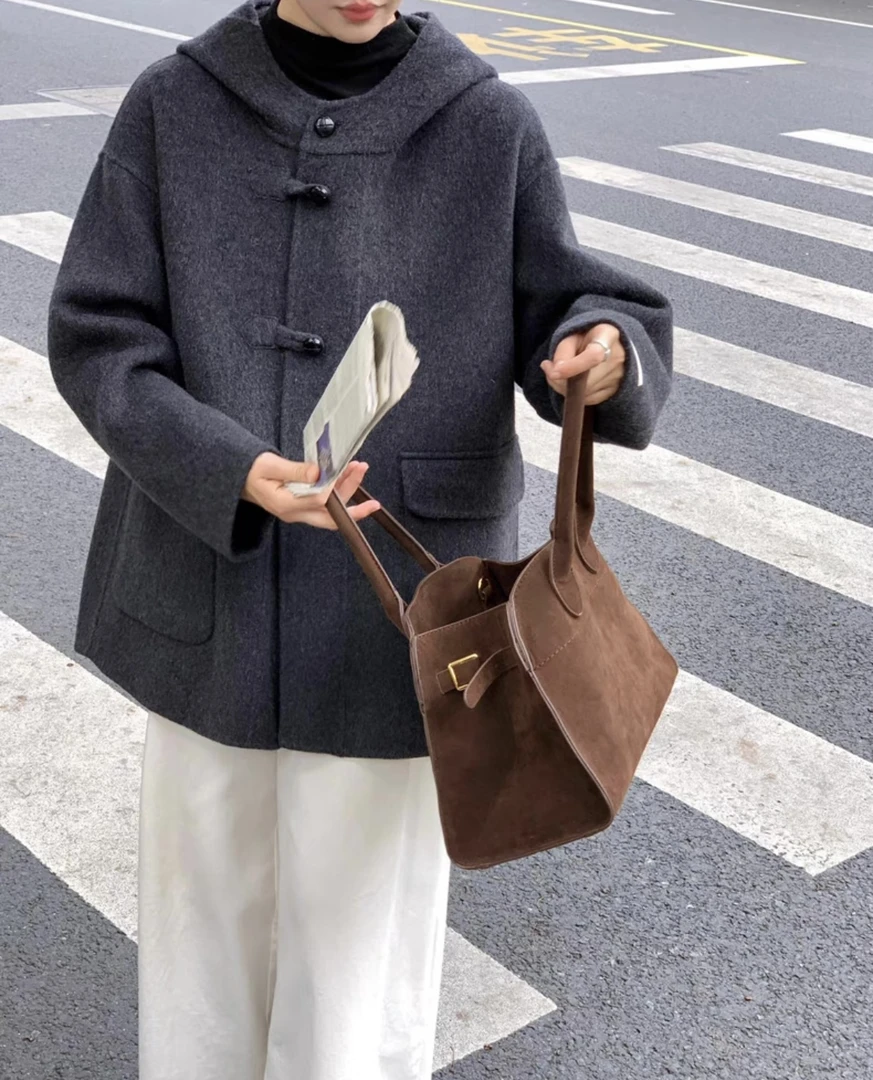 24302高级感连帽保暖短款厚款女秋冬羊毛大衣外套加厚外套宅萌系