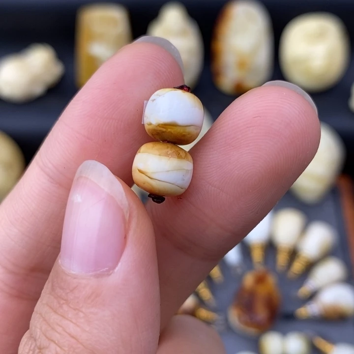 琥珀未镶嵌裸石8.8对珠c313