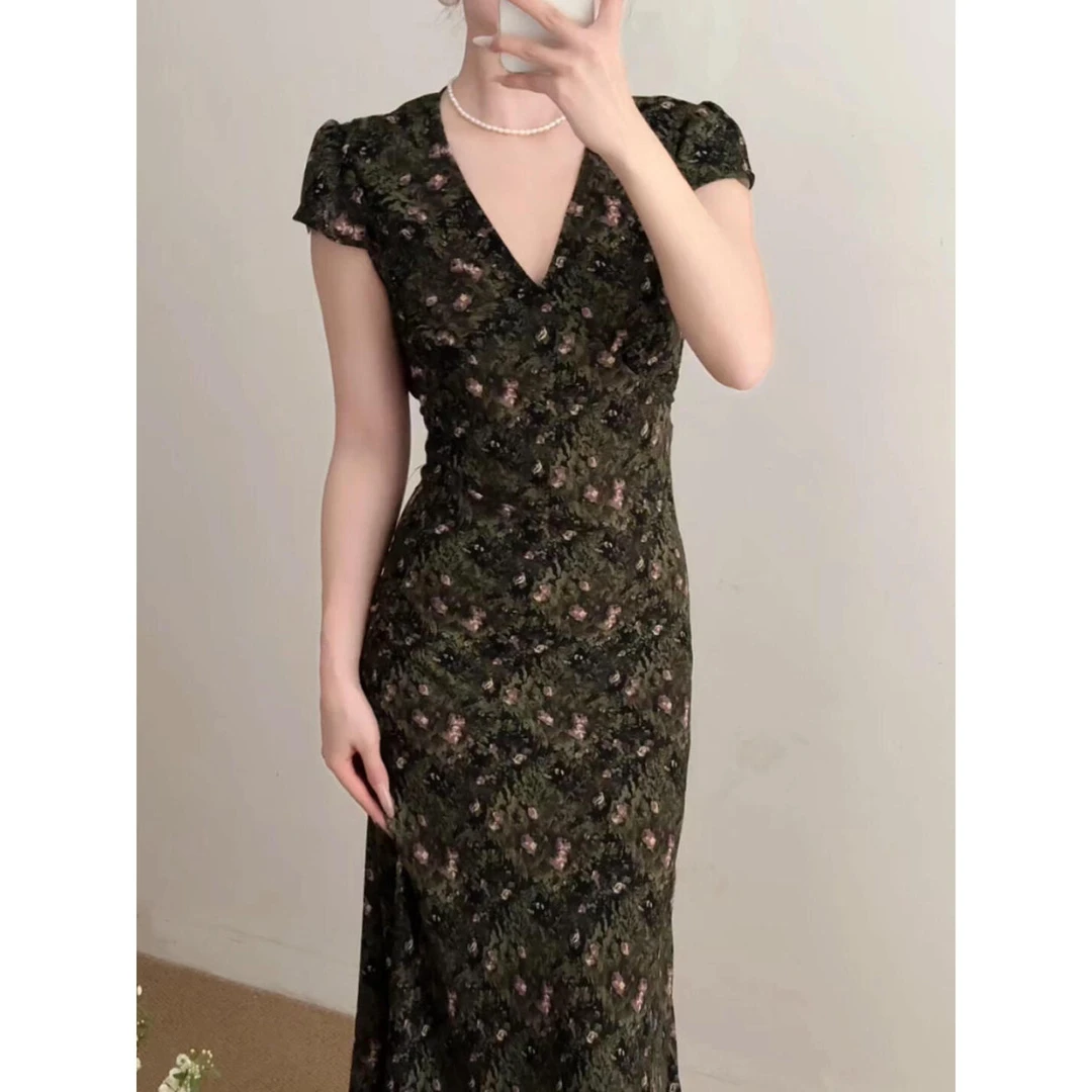 法式优雅气质V领墨绿色碎花连衣裙女夏季美式复古收腰包臀长裙
