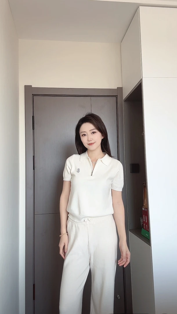 清仓No退no换   半拉链翻领针织短袖上衣