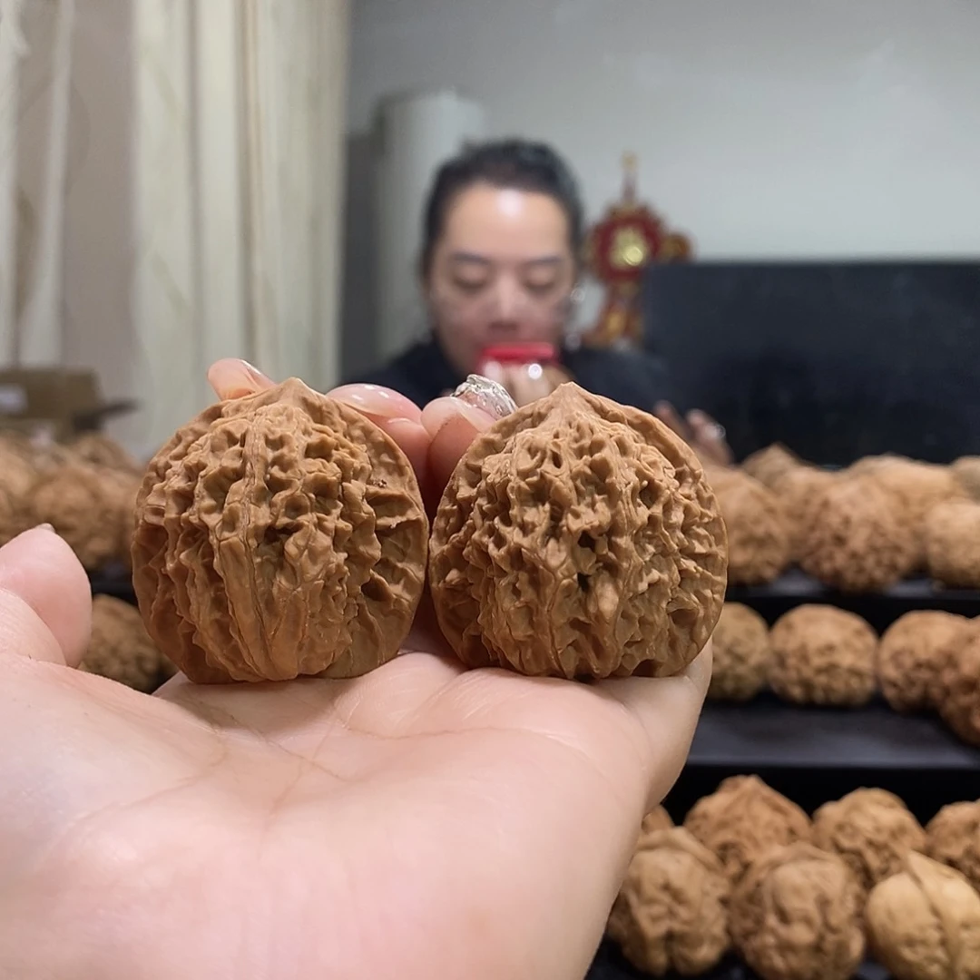 把件文玩核桃39盘龙纹尖有伤