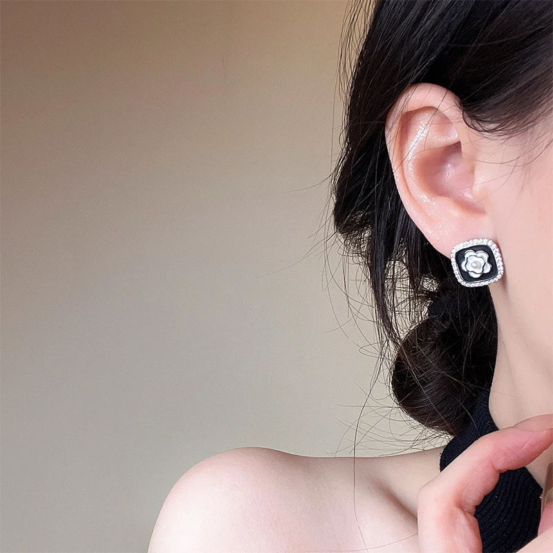 合金耳饰 小清新超仙气质山茶花耳钉时尚百搭镶钻几何形耳环79
