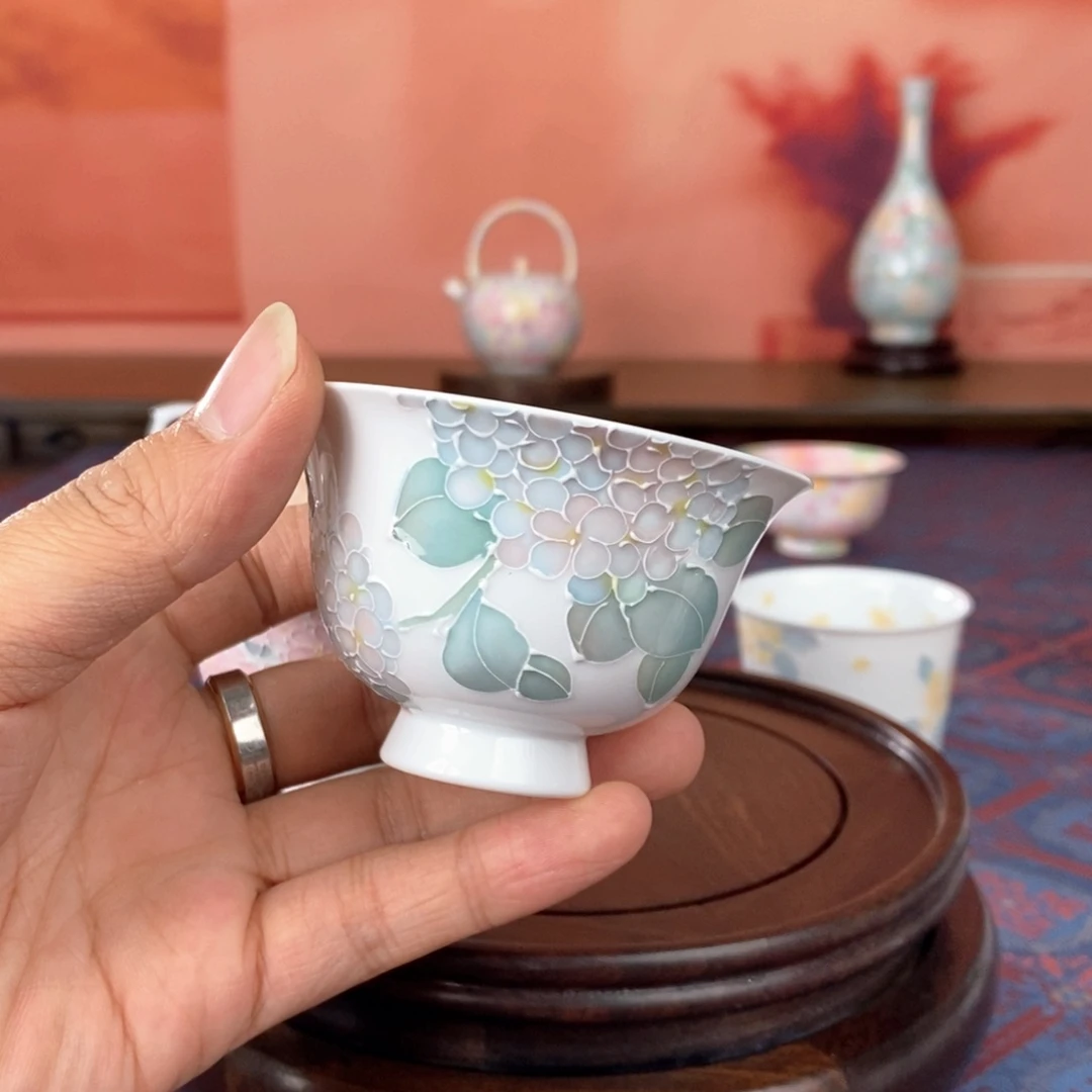 绣球花釉下品茗杯