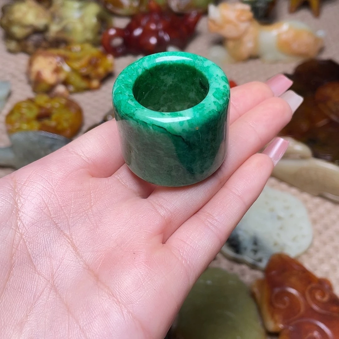 蛇纹石玉未镶嵌如图