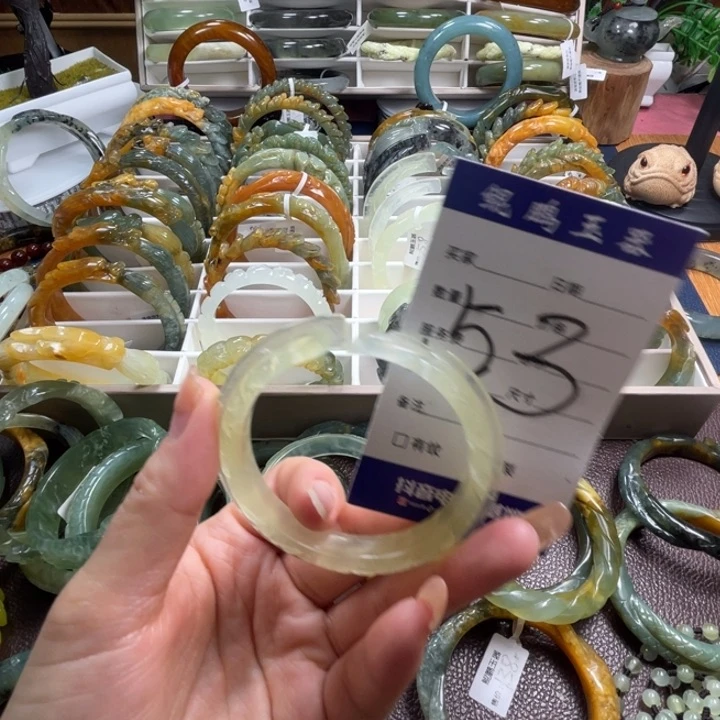 未镶嵌蛇纹石玉手镯