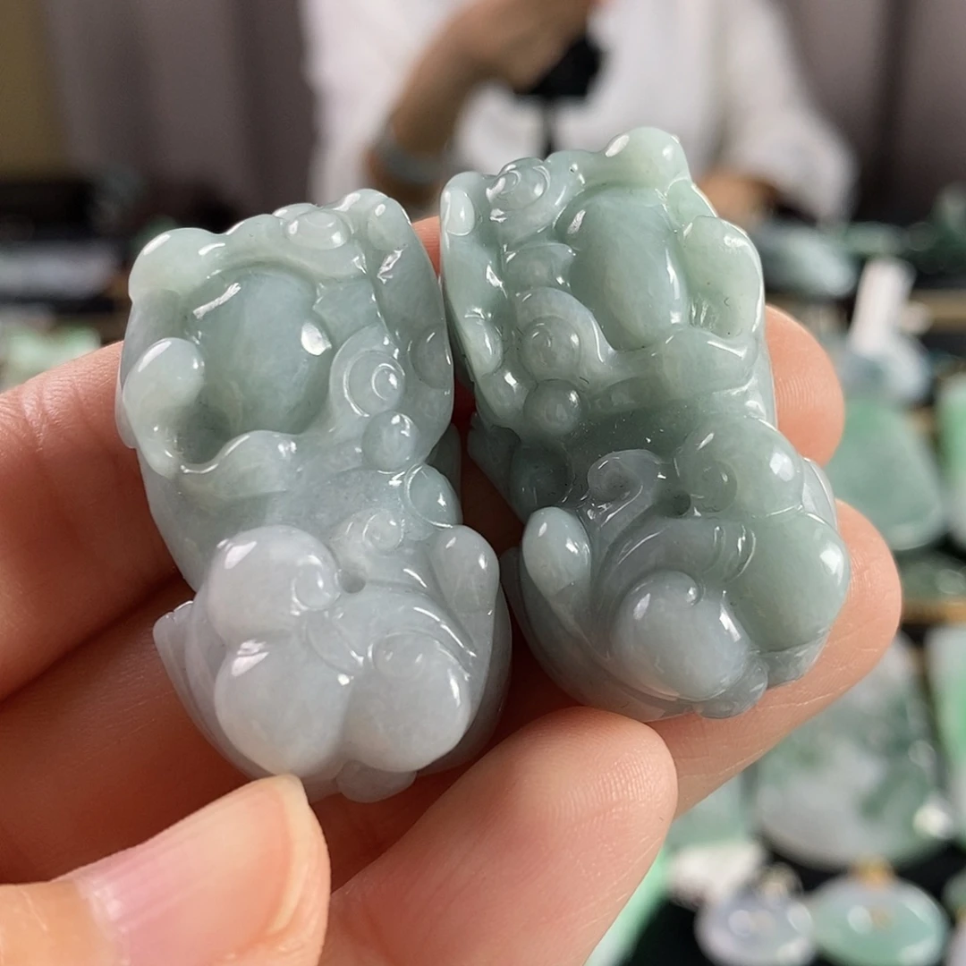 翡翠未镶嵌颈饰吊坠