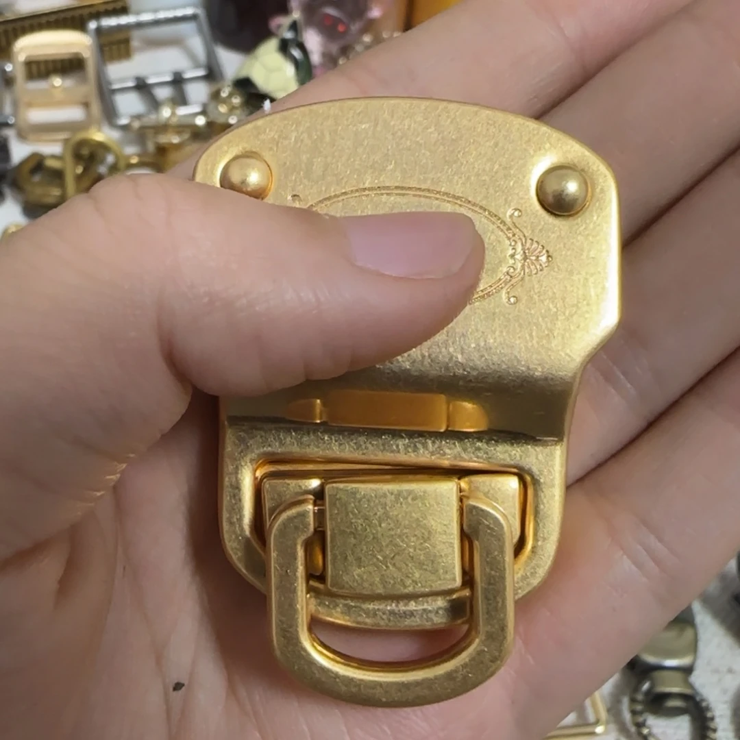 金色折锁15元2个.