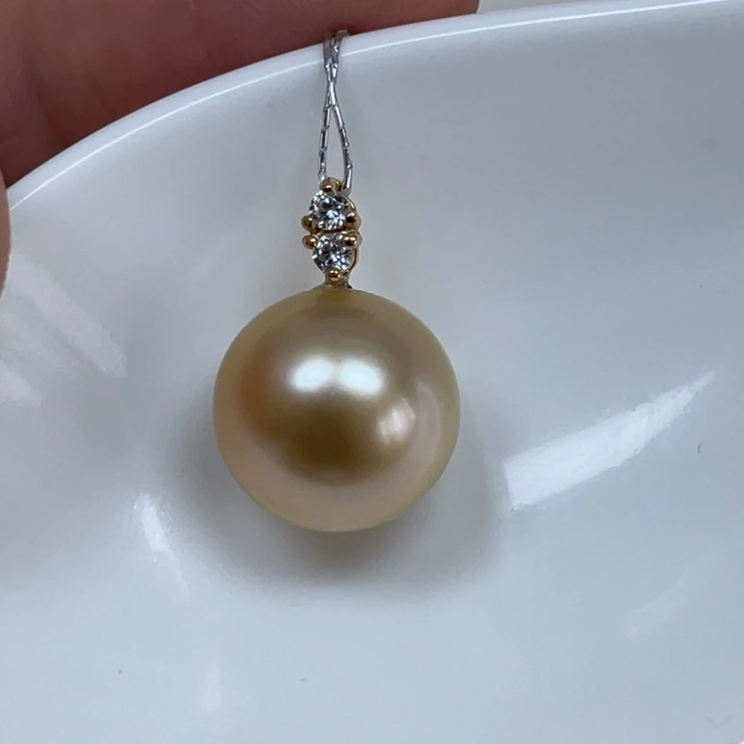 18K金镶嵌吊坠(不含链)海水珍珠12.5mm