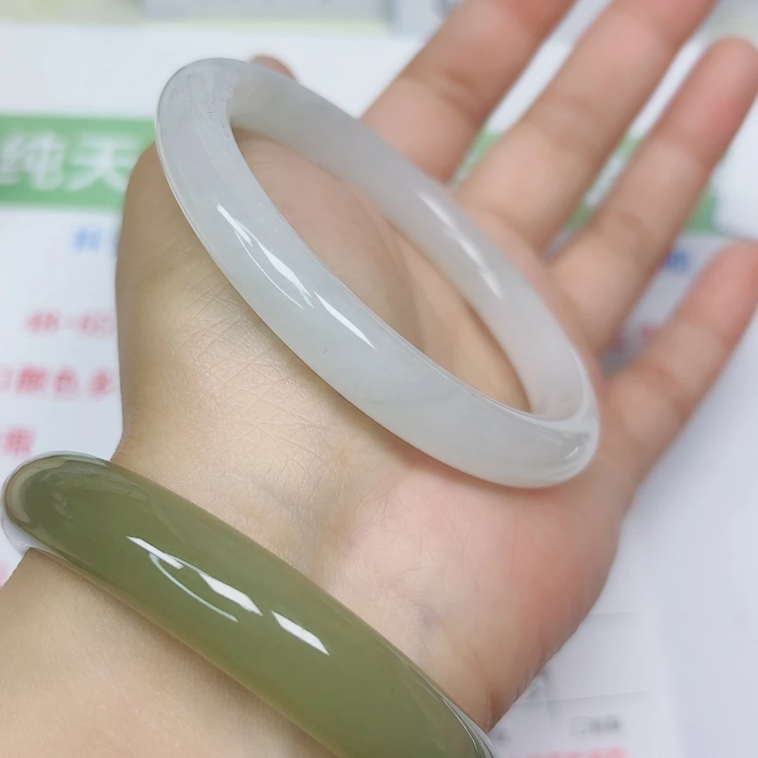 石英质玉未镶嵌手镯27/5859