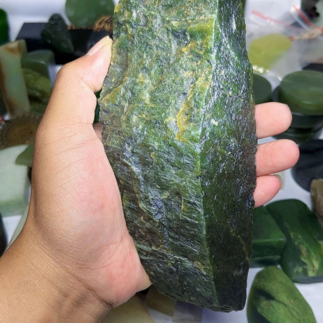 和田玉未镶嵌珠宝半成品