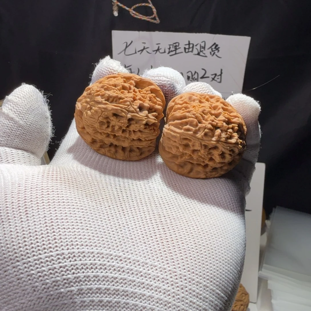 佩***奇把件文玩核桃南疆石