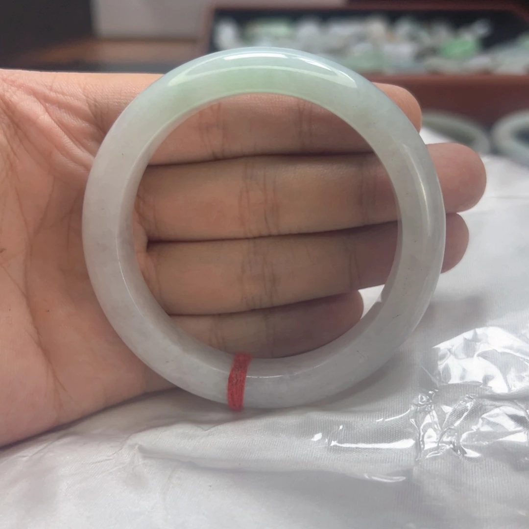 翡翠手镯未镶嵌55.6绿底冰润