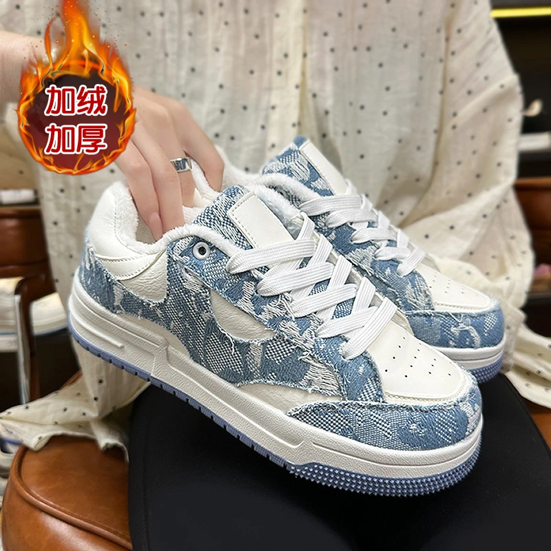 原创多巴胺保暖板鞋男鞋2025ins透气休闲加绒加棉情侣增高运动鞋
